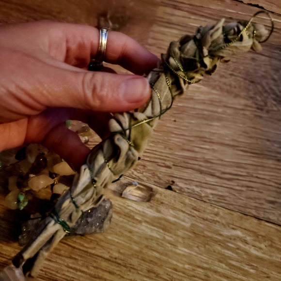 Crystal Gemstone Tree with Ocean Jasper Chips - Picture 3 of 7